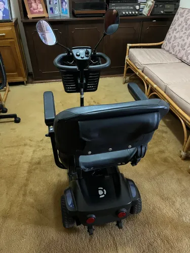 Cadeira De Rodas Motorizada Dellamed Scooter Lb Ligth Cor Preto