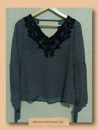Camisa Feminina com Bordado
