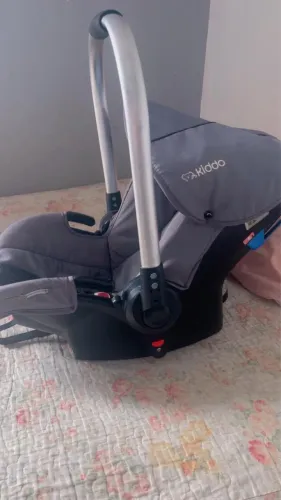 Bebê conforto Kiddo, em bom estado! VALOR: R$ 150,00