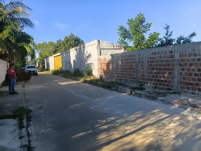 Vendo excelente terreno na linha verde guarajuba