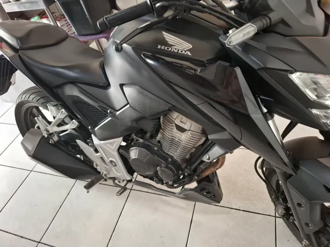 Vendo moto Honda twist