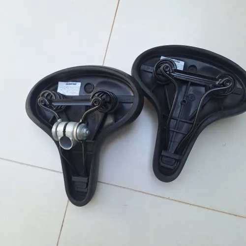 2 bancos de bicicleta
