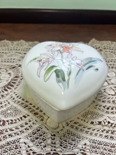 Porta trecos/joias em porcelana japonesa, decoração floral