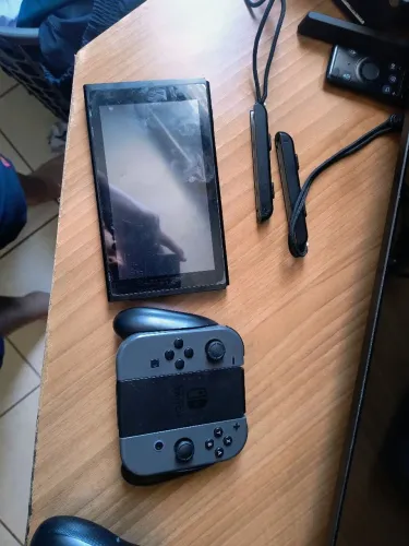 Nintendo switch v1 desbloqueado 3 controles 