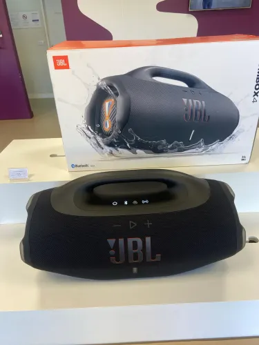 BOOMBOX 4