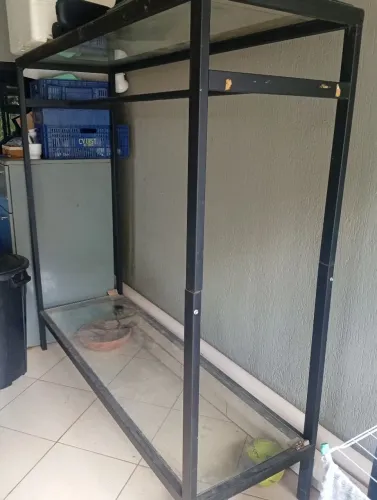 Arara com cabideiro para loja ou closed