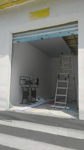 PONTO COMERCIAL, EM PRINCIPAL