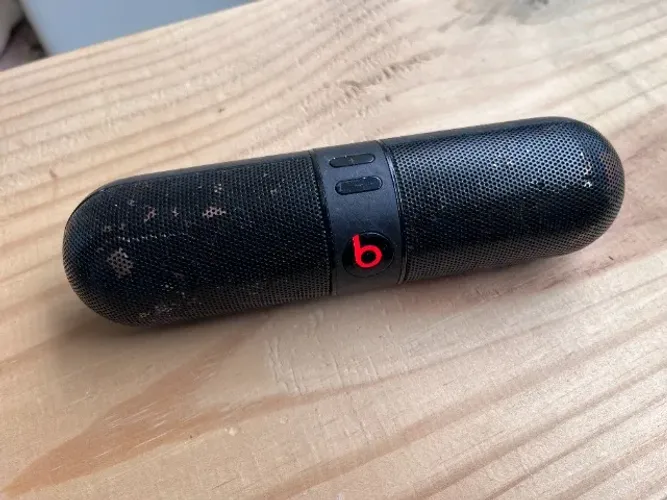 Caixa Beats pill para peças