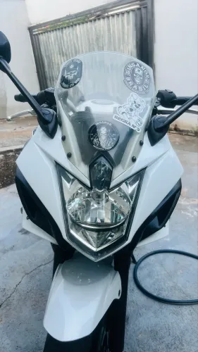 Xj6F 2013 branco pérola