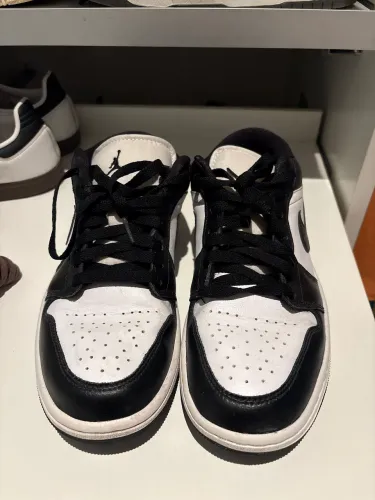 Air Jordan preto e branco