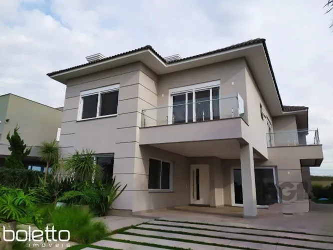 Linda Casa para Comprar com 405 metros quadrados Privativos no Condomínio Ponta da Figueir