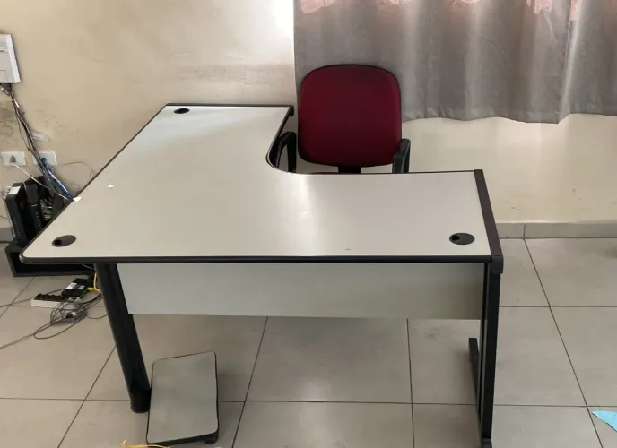 MESA DE ESCRITÓRIO