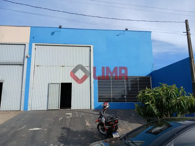 EXCELENTE BARRACÃO COM 130 M² E 2 BANHEIROS SOCIAIS NO PARQUE CITY