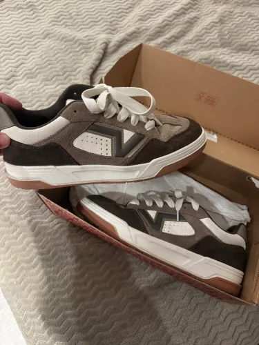 Vans 42