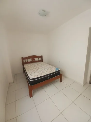 Cama de Casal + Colchão Excelente Estado de Conservação