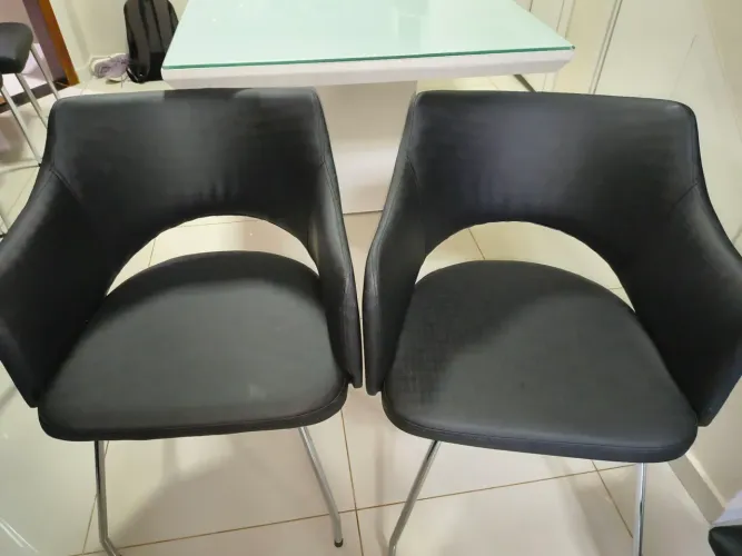 02 Poltronas recém reformadas