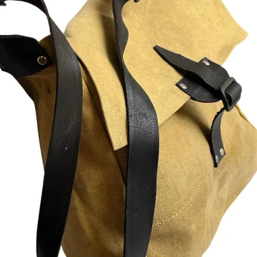 Bolsa De Pesca Feita De Antiga Lona De Caminhão Impermeável