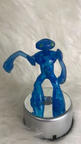 Boneco Ben 10 - Blue Echo