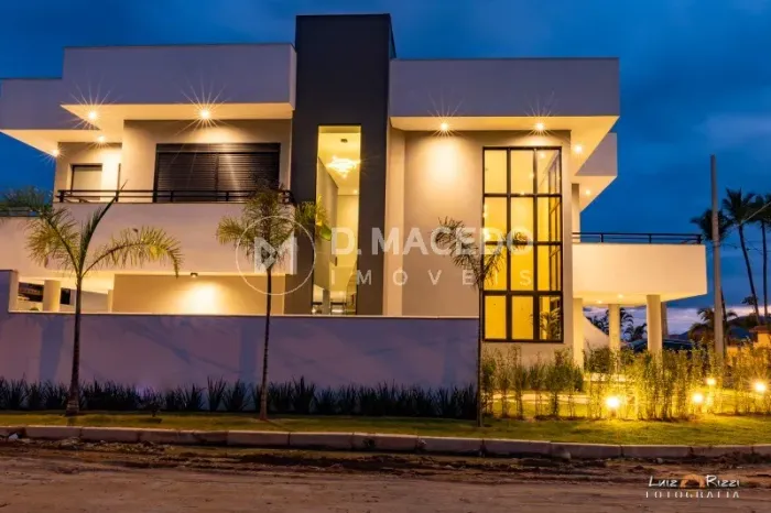 Casa para venda em Condominio Lagoinha de 330.00m² com 5 Quartos, 5 Suites e 2 Garagens