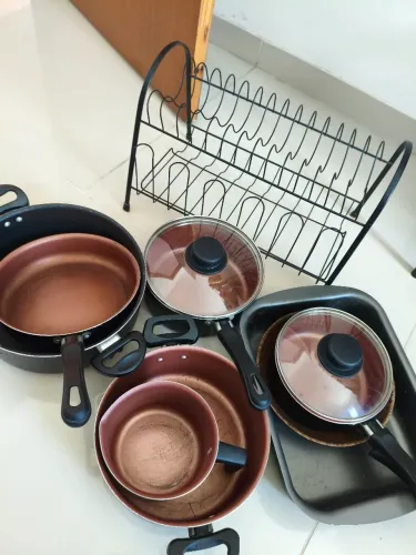 Panelas tudo por 100 reais
