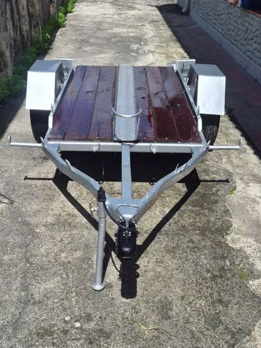 CARRETINHA EM FERRO GALVANIZADO
