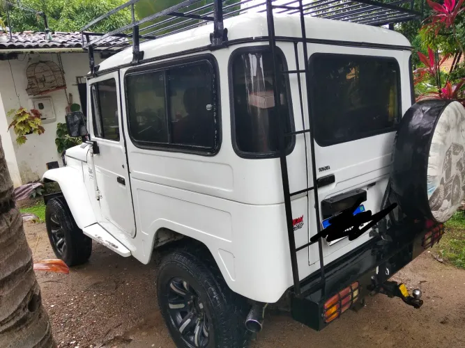 Toyota Band.Jipe Cap.de Aço Chas. Curto Diesel 1987