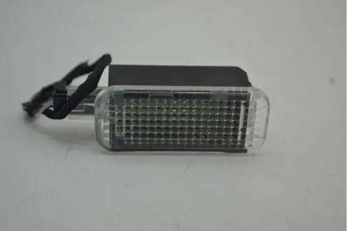 Luz Cortesia Interna Audi Q5 Tfsi 2018 Original