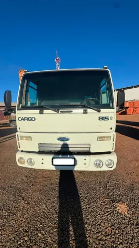 Ford Cargo 815 2011 único dono