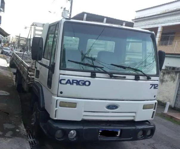 Vendo Ford 712 ou troco por toco