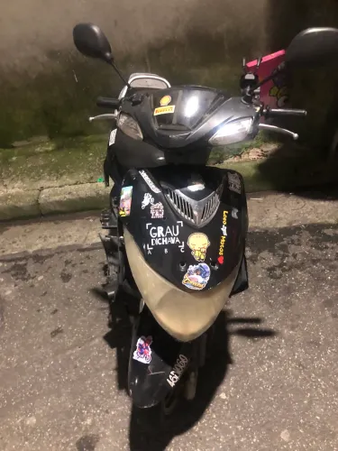 Vende-se Burgman 125 