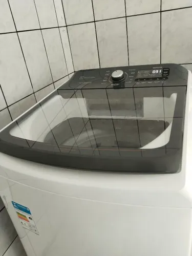 Máquina de Lavar Electrolux 127V em Ótimo Estado