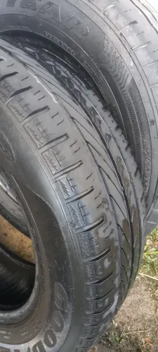 2 Pneus 185/65 R14 aro 14 meia vida Goodyear