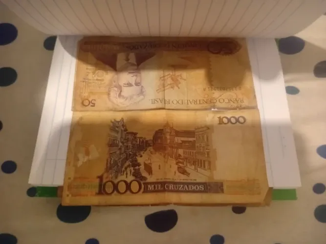 Dinheiro antigo notas em cruzeiros