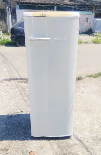 Geladeira uma porta funcionando perfeitamente está imperdível preço imperdível