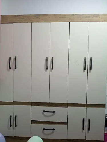 Vendo guarda roupa 6 portas