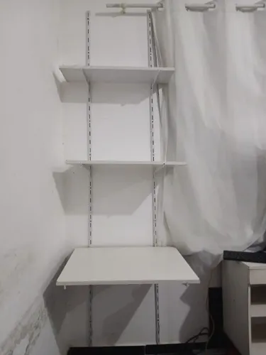 Mesa de computador ,escritório etc