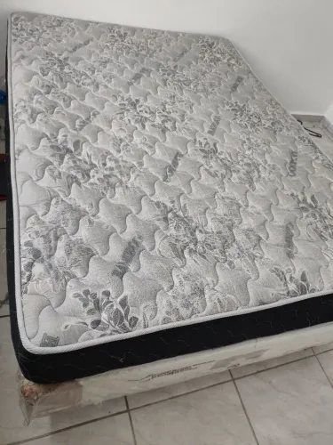 Cama usada semi nova Castor