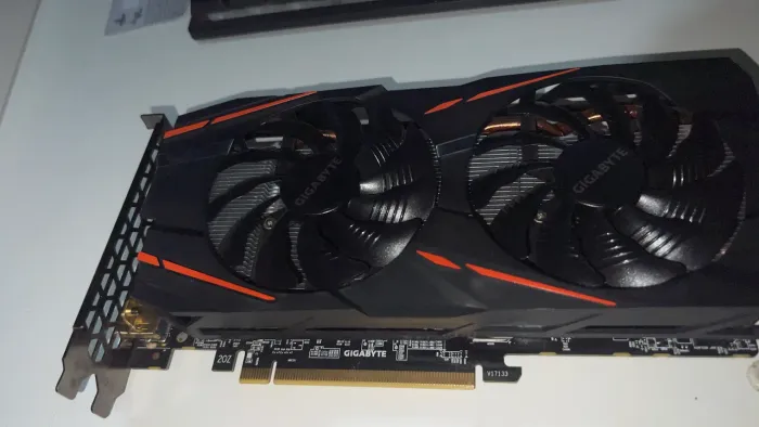 Placa de vídeo Rx570 series 4Gb gddr5 Gigabyte