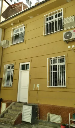 Alugamos Linda Casa de Vila em Botafogo R$ 7.000,00