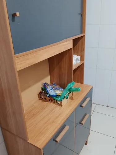 Vende-se armário semi novo 