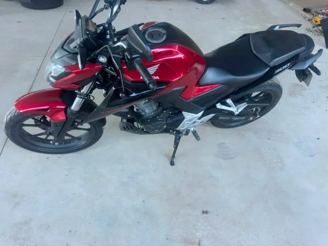 Honda CB 300F Twister ABS 2024 | Apenas 5.600 km