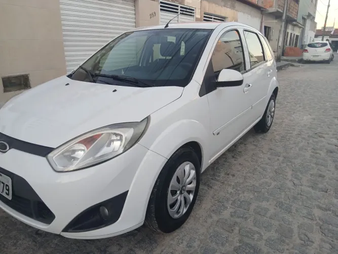 Ford Fiesta SE 1.6 8V Flex 5P 2014
