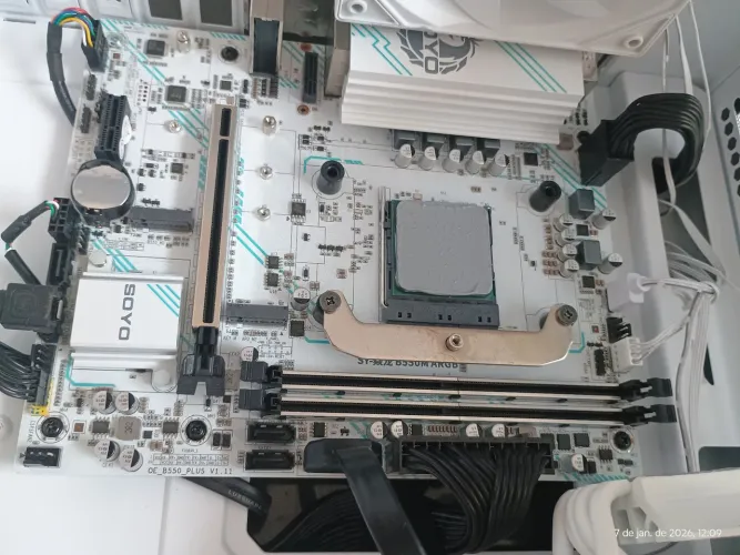 Kit upgrade gamer Ryzen 5700x + *LEIA*