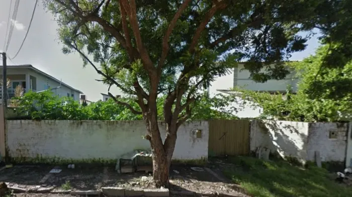 Terreno 480m² no Edson Queiroz