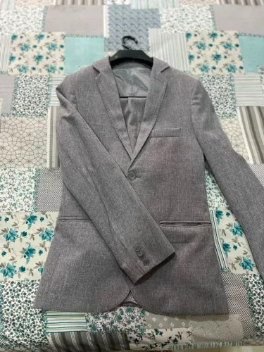 Terno cinza em perfeito estado