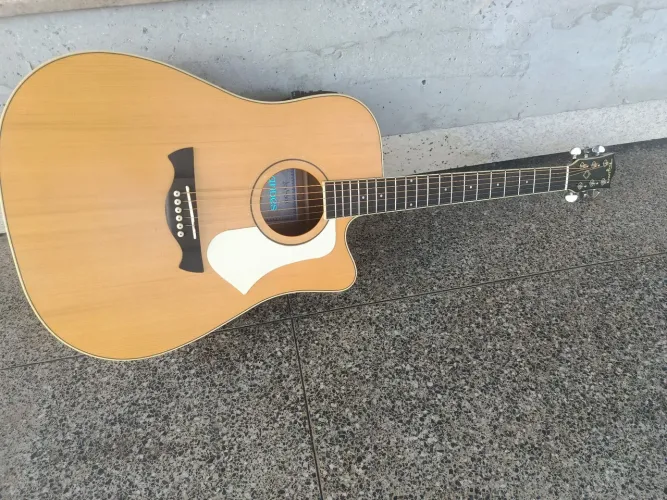 Violão Elétrico Pronto Pra Servir Na Obra do Grande.