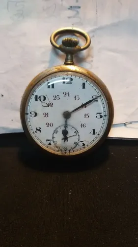 Relógio de Bolso Antigo anterior 1900, suíço mostrador porcelana anterior 1900.