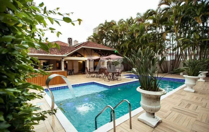 Casa de alto padrão para locação - Balneário Camboriú