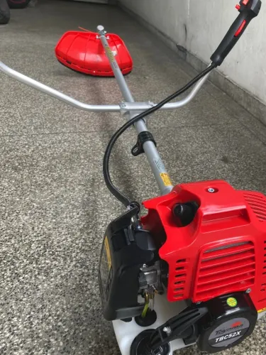 Roçadeira Lateral a Gasolina Toyama - Modelo TBC52X
