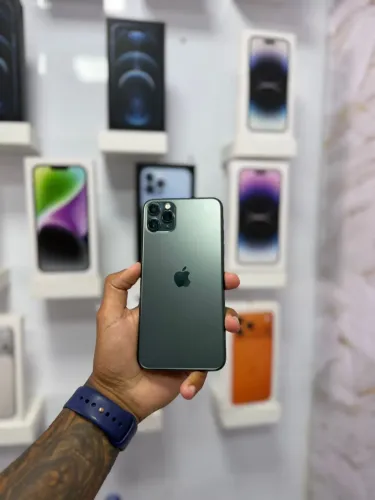 IPHONE 11 PRO MAX - 64GB TELA E BATERIA NOVA ? R$ 1.299,00